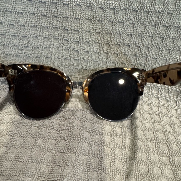 DIFF Eyewear Stella Himalayan Tortoise Polarized Sunglasses - Picture 4 of 10